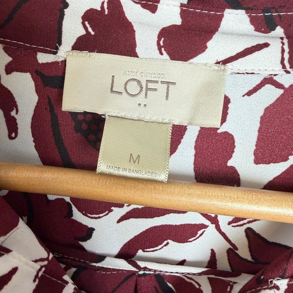 LOFT Office Blouse M Burgundy Ivory Floral Pomegranate Button Down Bold Travel‎ - Picture 4 of 8